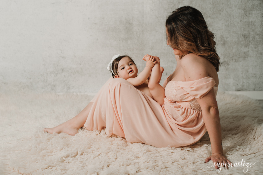 sesion en estudio de un amamá con su bebe en los Villares Jaén